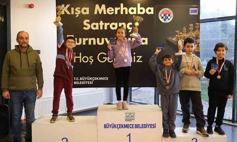 Büyükçekmece'de Kışa Merhaba Hızlı Satranç Turnuvası’nda Şampiyonlar Belirlendi