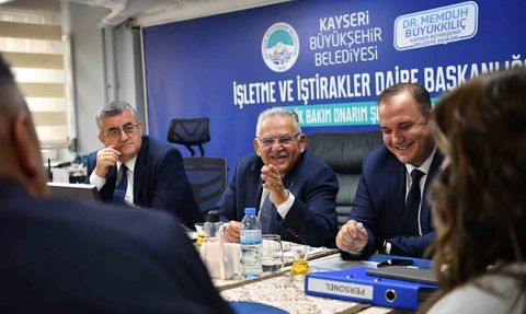 Büyükkılıç, teknik bakım ve onarım ekibiyle bir araya geldi