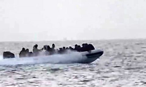 Çeşme açıklarında mülteci botu takibi — Sahil Güvenlik müdahalesi