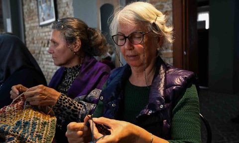 Çifte Kuyular Yaşlı Evi’nden miniklere sıcacık el emeği hediyeler