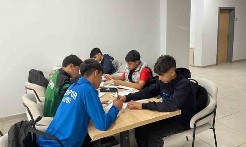 Cizre Diclesporlu Gençler: Antrenmandan Kütüphaneye Köprü