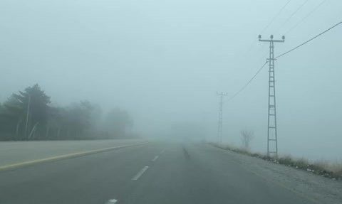 Çorum'da Yoğun Sis: Görüş 30 Metreye Düştü