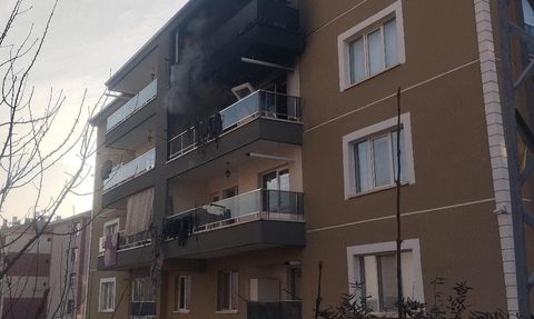 Çubuk'ta apartman dairesinde yangın paniğe yol açtı