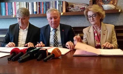 Denizli'de üç belediye 2 bin sokak hayvanı için 30 bin dönümlük koru ve bakım tesisi kuruyor