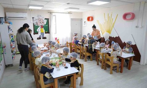 Didim'de minikler turşu yapma etkinliğinde buluştu