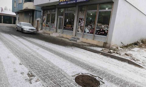 Diyadin'de mevsimin ilk karı etkili oldu