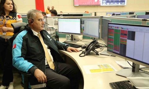 Diyarbakır İl Sağlık Müdürü Asiltürk 112 Çağrı Merkezi'nde göreve katıldı