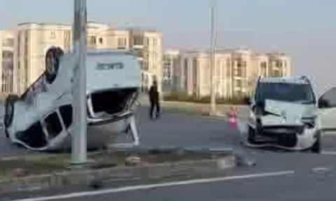 Diyarbakır Oğlaklı Mahallesi'nde Trafik Kazası: Bir Araç Ters Döndü, 2 Yaralı