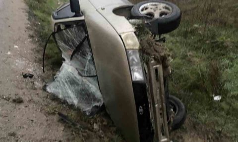 Edirne İpsala'da yoğun sis kazaya yol açtı: Devrilen otomobilin sürücüsü yaralandı