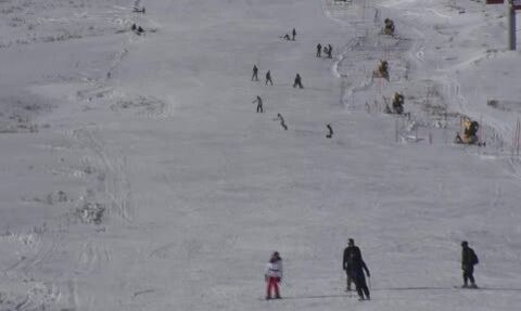 Erciyes'te kayak sezonu açıldı, pistler kayakseverlerle doldu
