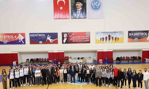 Erciyes Üniversitesi Kadın Basketbol Takımı Şampiyon Oldu