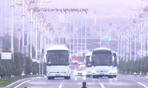 Erdoğan Aşkabat’ta Tarafsızlık Anıtı’na Çelenk Koydu