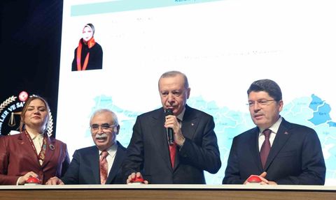 Erdoğan: "Özgürlüklerin herkese eşit uygulandığı yeni Türkiye’yi inşallah herkes kabullenecek"
