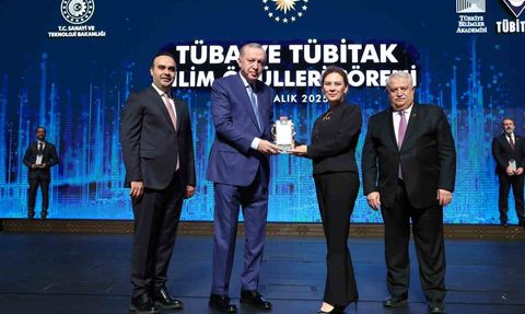 Erdoğan: Türkiye bölgesinin veri üssü konumuna gelecektir