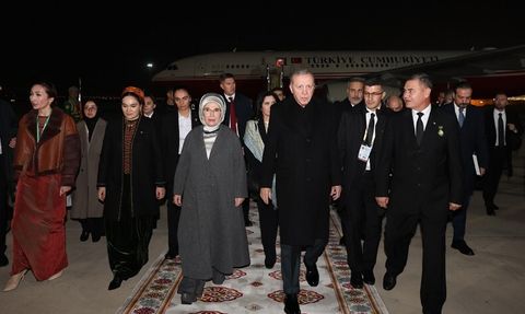 Erdoğan, Uluslararası Barış ve Güven Forumu için Aşkabat'ta