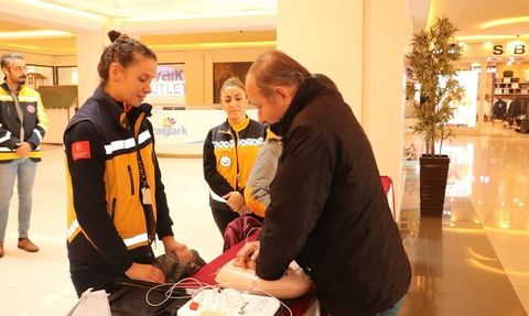 Erzincan'da OED ve ilk müdahale eğitimiyle bilgilendirme etkinliği