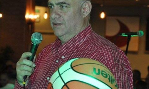 Eski milli basketbolcu Kemal Baksi balkondan düştü, yaşamını yitirdi