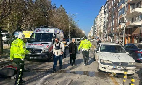 Eskişehir'de elektrikli bisiklet otomobile çarptı: 51 yaşındaki sürücü ağır yaralı