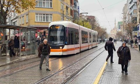 Eskişehir'de öğleden sonra kısa süreli sağanak etkili oldu