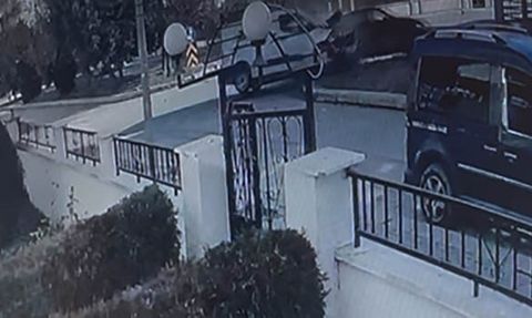 Eskişehir'de ticari araç otomobile yandan çarptı — kadın sürücü yaralandı