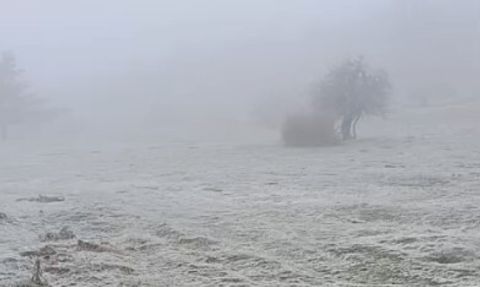 Eskişehir'in Mihalıççık ilçesine mevsimin ilk karı düştü