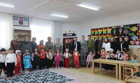 Fatih Erdoğan Nene Hatun Anaokulu'nda öğrencilere süt ve simit ikram etti