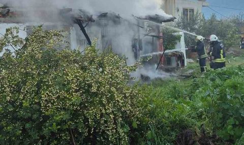 Fethiye'de müstakil evde yangın: 1 kişi dumandan etkilendi