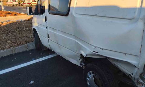 Gaziantep İslahiye’de Otomobil ile Kamyonet Çarpıştı: 5 Yaralı