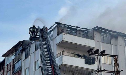 Gaziantep'te teras yangını: 4 katlı binada paniğe yol açtı