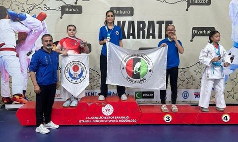 Gaziosmanpaşalı karateciler Türkiye Yıldızlar Ligi'nde 14 madalya