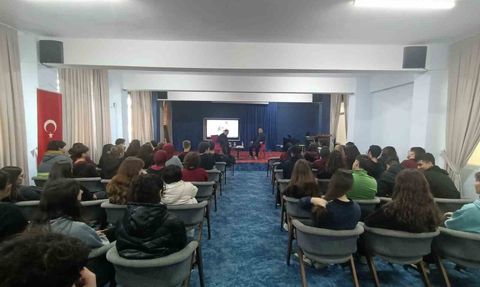 Genç Kalemler Alper Tunga Kumtepe ile Buluştu