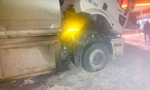 Gölbaşı'nda yakıt yüklü tankerden duman yükseldi