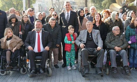 Gölcük'te 3 Aralık Dünya Engelliler Günü: "Bir gün değil, her gün beraberiz"