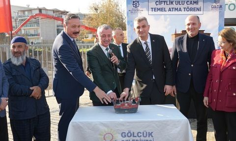 Gölcük’te Çiftlik Ulu Cami’nin yeni projesinin temeli atıldı