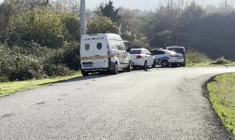 Gölcük’te genç, çalılıkta başından vurulmuş halde bulundu