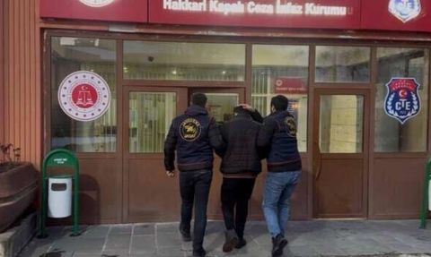 Hakkari ve Van'da aranan iki kişi yakalandı, tutuklandılar