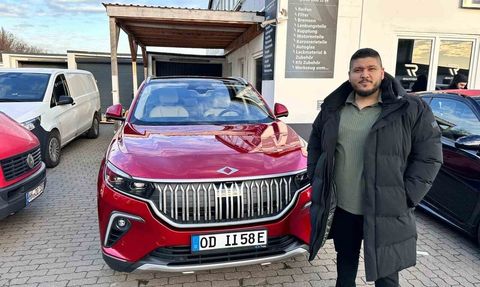 Hamburg sokaklarında Togg T10X: İbrahim Tümkaya aracını trafiğe çıkardı