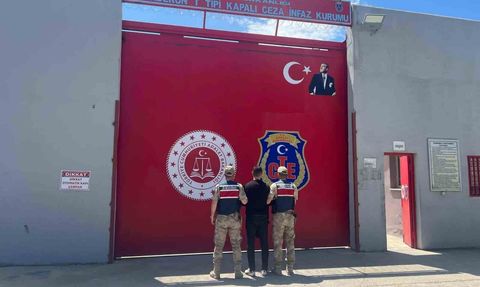 Hatay'da 30 Yıl Hapis Cezası Bulunan Firari Mandalina Bahçesinde Yakalandı