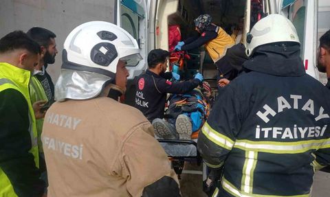 Hatay'da TOKİ inşaatında asansör boşluğuna düşen işçi yaralandı