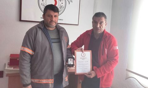 Hisarcık'ta 10. kan bağışını tamamlayan Mehmet İşler'e bronz madalya