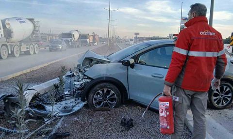 Hurdaya Dönen Araçtan Sürücü Hafif Yaralı Kurtuldu — Bursa-Çanakkale