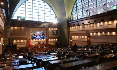 İBB Meclisi'nde İSBİKE tartışması: Çöpe atılan bisikletler gerginlik yarattı