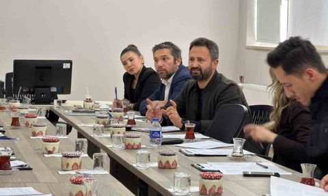 İletişim Fakültesi’nde sektör ihtiyaçlarına göre eğitim planı tartışıldı