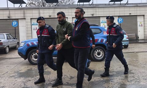 İnegöl'de 30 yıl hapis cezasıyla aranan şahıs bağ evinde yakalandı