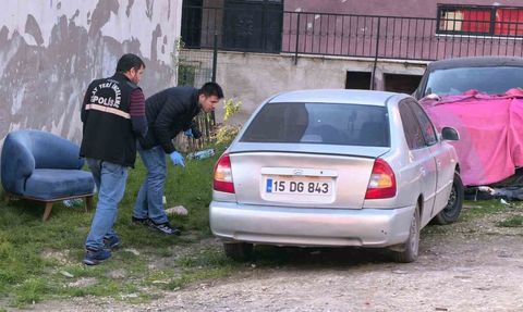 İnegöl'de emanet otomobil kurşunlandı