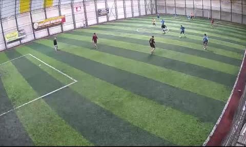 Kahramanmaraş'ta halı sahada aniden yere düşen kişi hayatını kaybetti