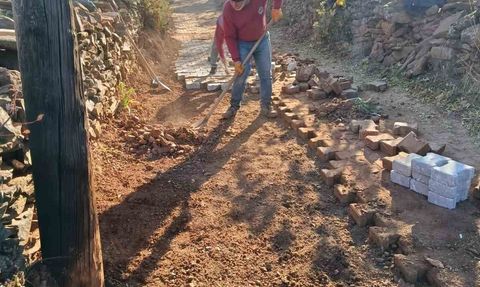 Karacasu Yazır Mahallesi'nde yol ve kaldırım çalışması başladı