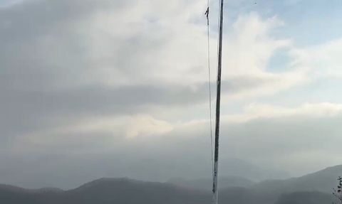 Karınca Kalesi'ndeki Yıpranmış Türk Bayrağı Değişim Bekliyor