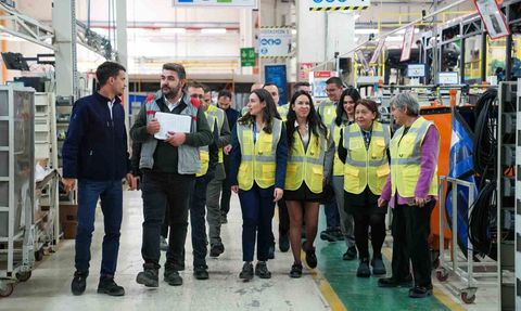 Karsan’dan meslek lisesi kız öğrencilerine yönelik mesleki eğitim hamlesi