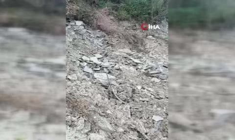 Kastamonu'da heyelan: İnebolu-Doğanyurt-Cide sahil yolu kapandı